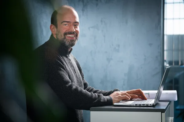 EngineeringWir stellen Engineering-Kapazitäten für Planung, Softwareentwicklung und Inbetriebnahme bereit. Unsere Stärken sind Fachkompetenz, Sprachkenntnisse und Reisebereitschaft.