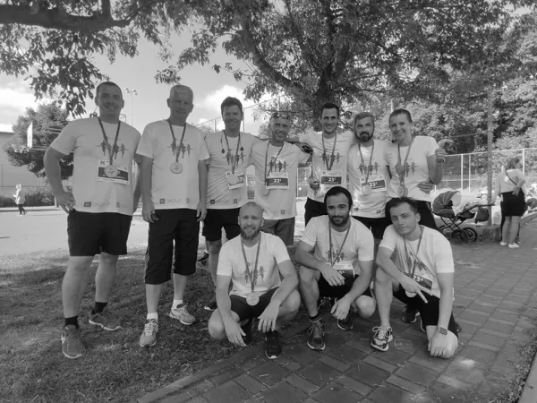 B:TECH Partner Das neunte Jahr Halbmarathonlauf 